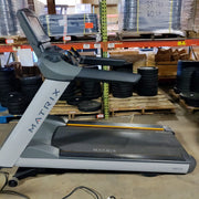10 Matrix T7XE Treadmills