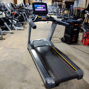 10 Matrix T7XE Treadmills