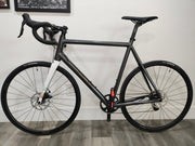 #1320 - Undefeated Disc Road | Graphite Prism (Size 62cm, Brand New / Open Box – Fork Swap)