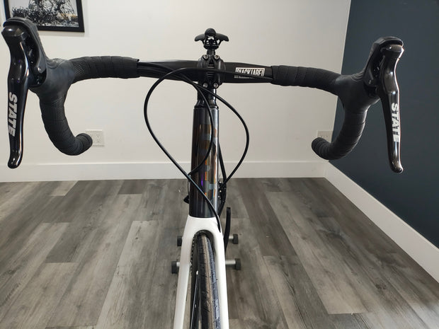 #1320 - Undefeated Disc Road | Graphite Prism (Size 62cm, Brand New / Open Box – Fork Swap)